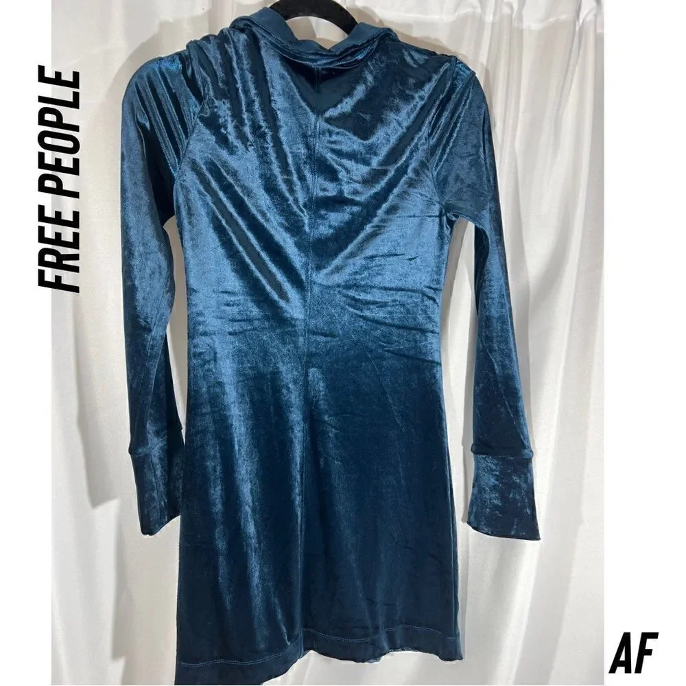 FREE PEOPLE SHAYLA VELVET MINI DRESS IN NAVY NEW XS